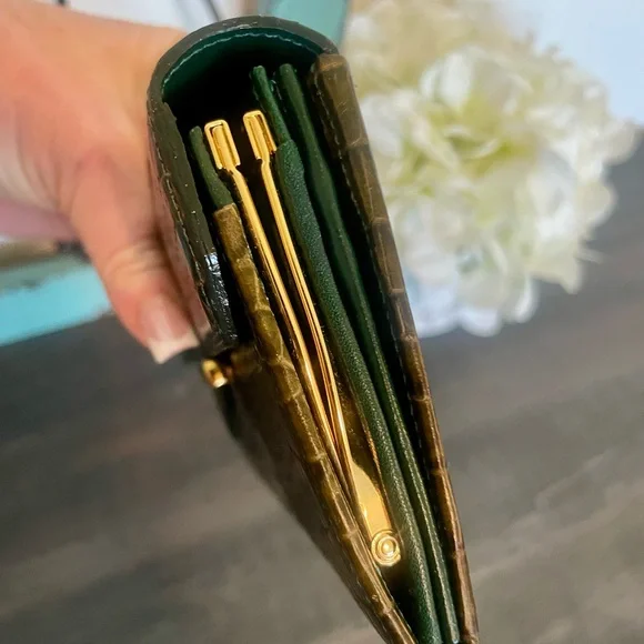 Vintage YSL Green Croc Wallet - Picture 6 of 15